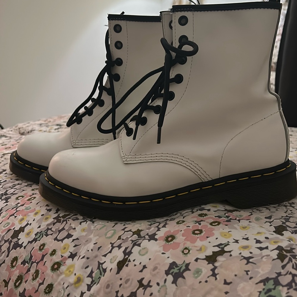 White DOC MARTENS